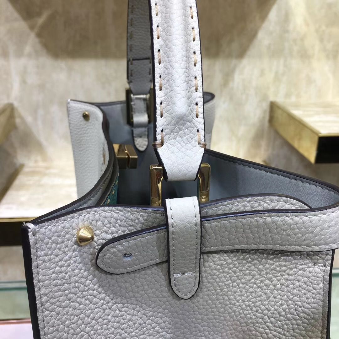 FENDI LOGO PEEK-A-BOO 30 cm