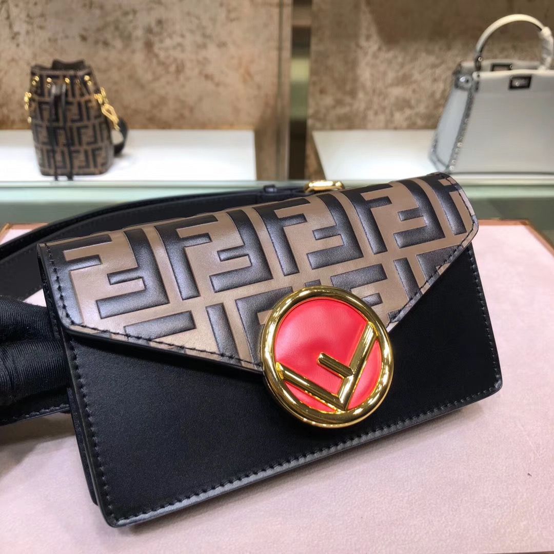 Поясная сумка FENDI