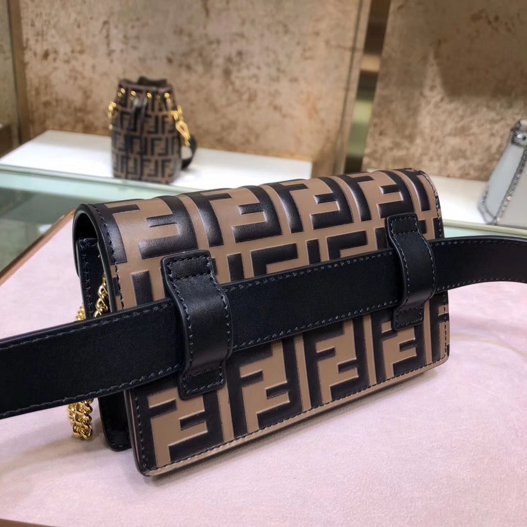 Поясная сумка FENDI