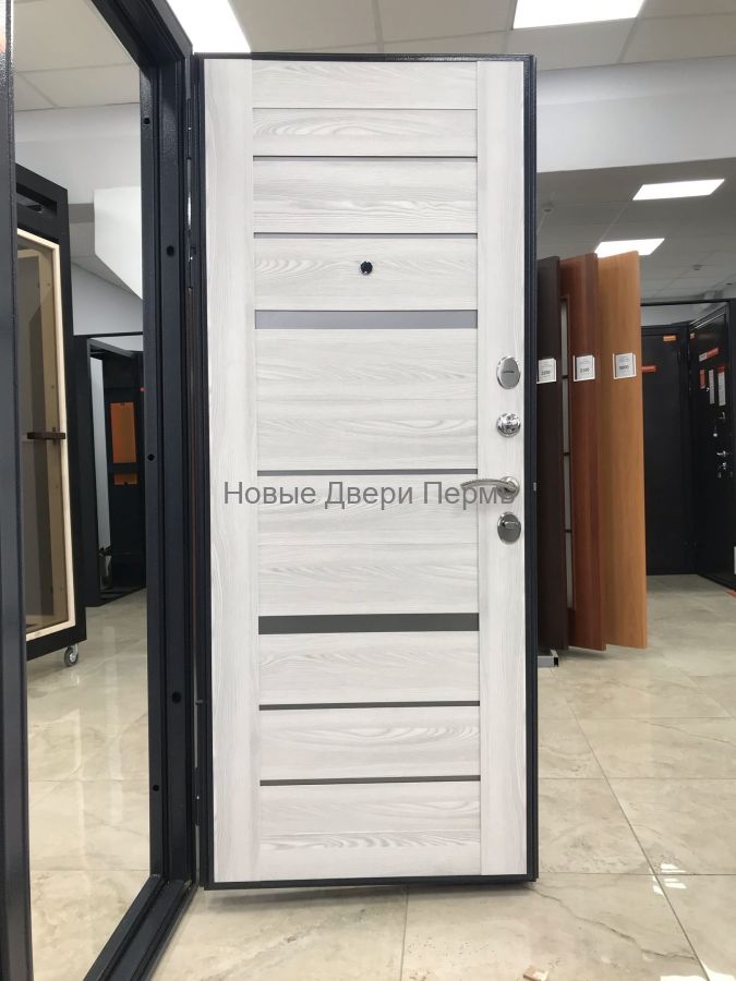 TRUST MASS MP Антрацит букле Ясень ривьера айс стальная дверь