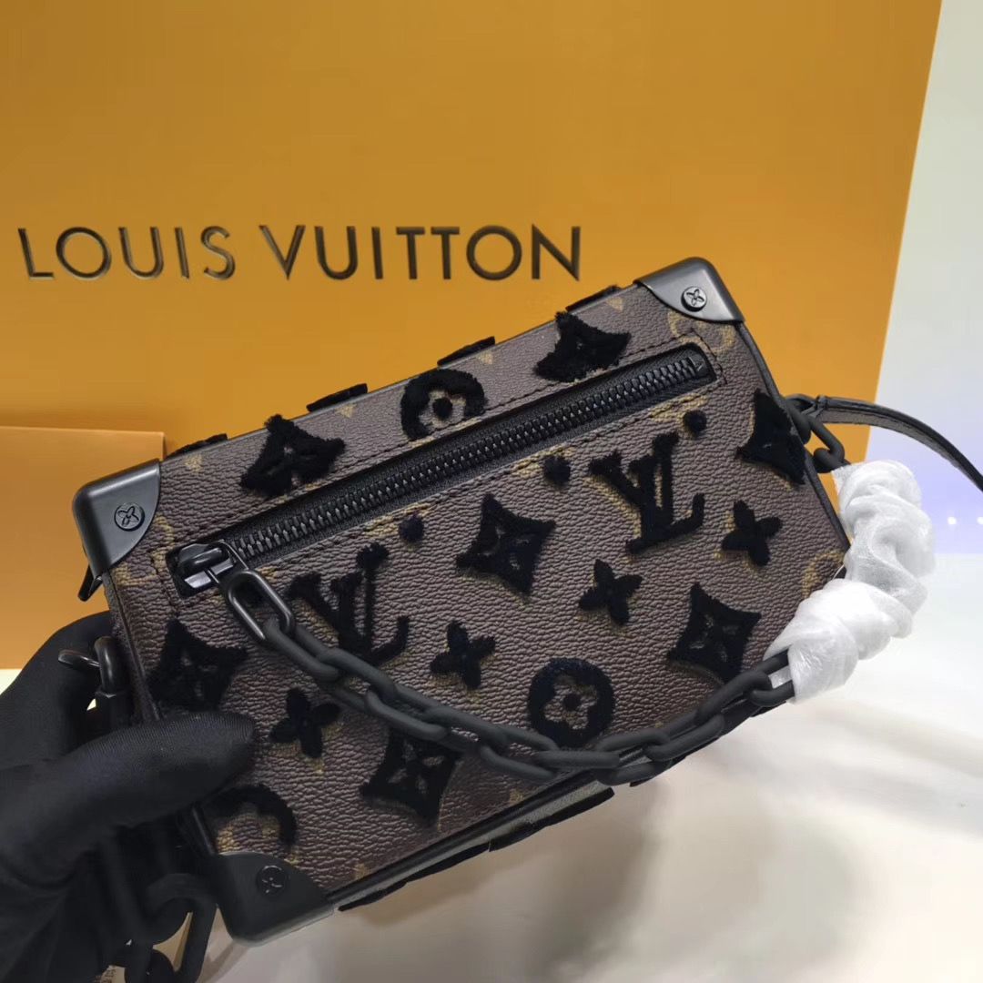 Клатч Louis Vuitton Mini Soft Trunk