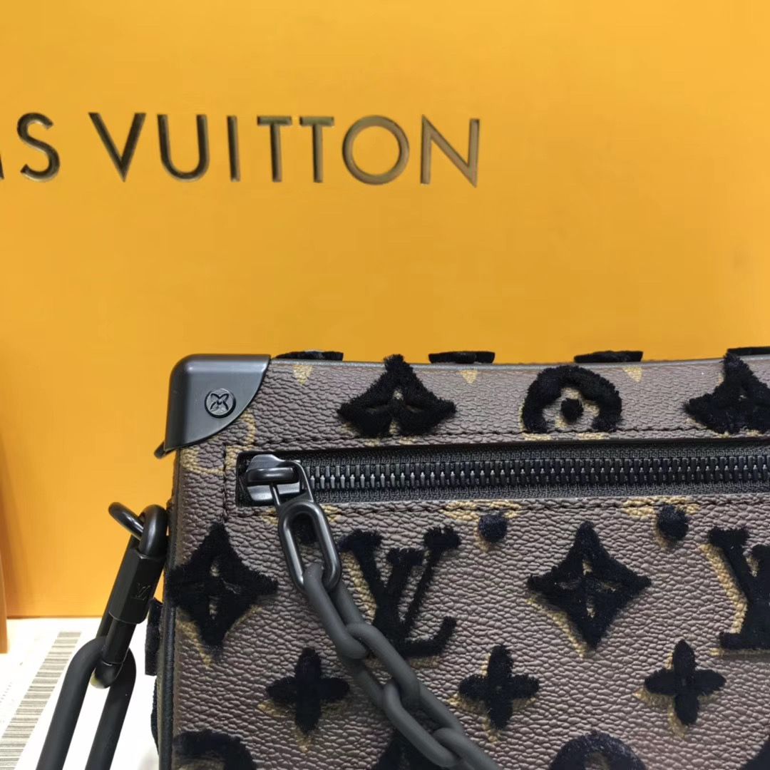 Клатч Louis Vuitton Mini Soft Trunk