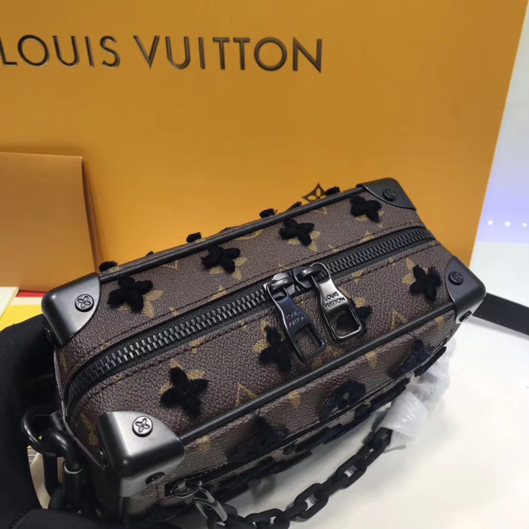 Клатч Louis Vuitton Mini Soft Trunk