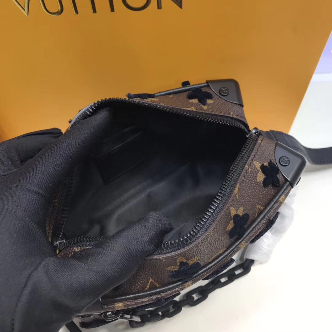 Клатч Louis Vuitton Mini Soft Trunk