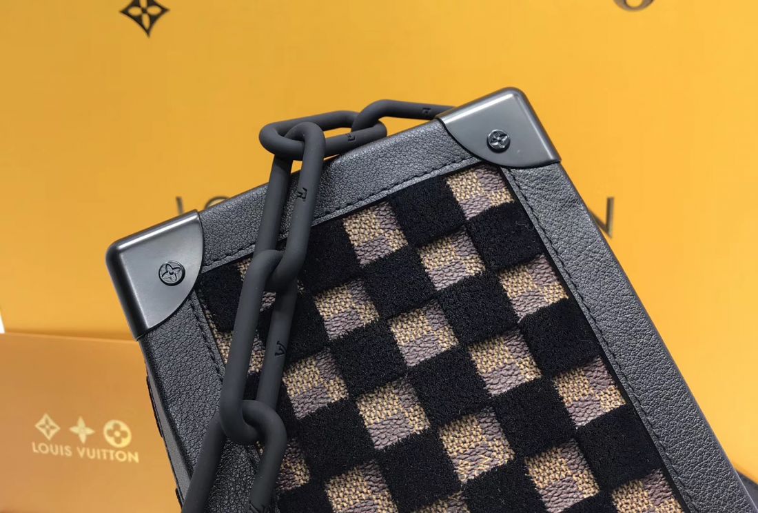 Клатч Louis Vuitton Mini Soft Trunk