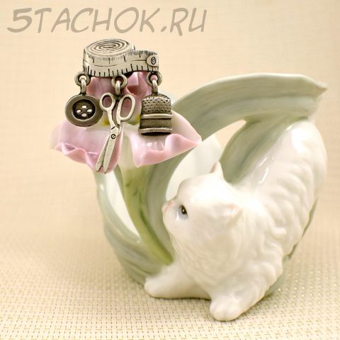 Брошь "Швея" (JJ США)