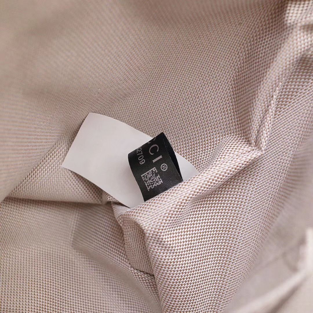 Gucci 21 x 20 x 10 cm