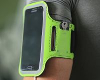 Чехол спортивный на руку Romix Arm Belt (RH07-4.7) для смартфона 4.7" (Green) фото2