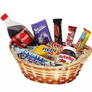 Корзина со сладостями