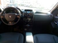 Салон автомобиля Renault Duster 2017 г. (белый)