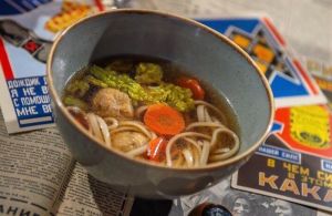 Куриный с тефтелями 200г, 105 ккал