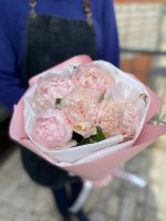 Букет из 5 пионов Ангел Чикс