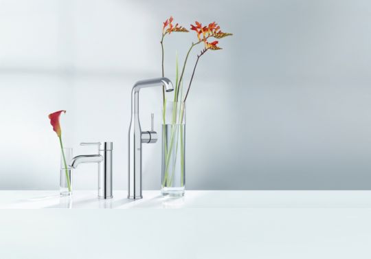 Смеситель Grohe Essence New для раковины 23591001 ФОТО