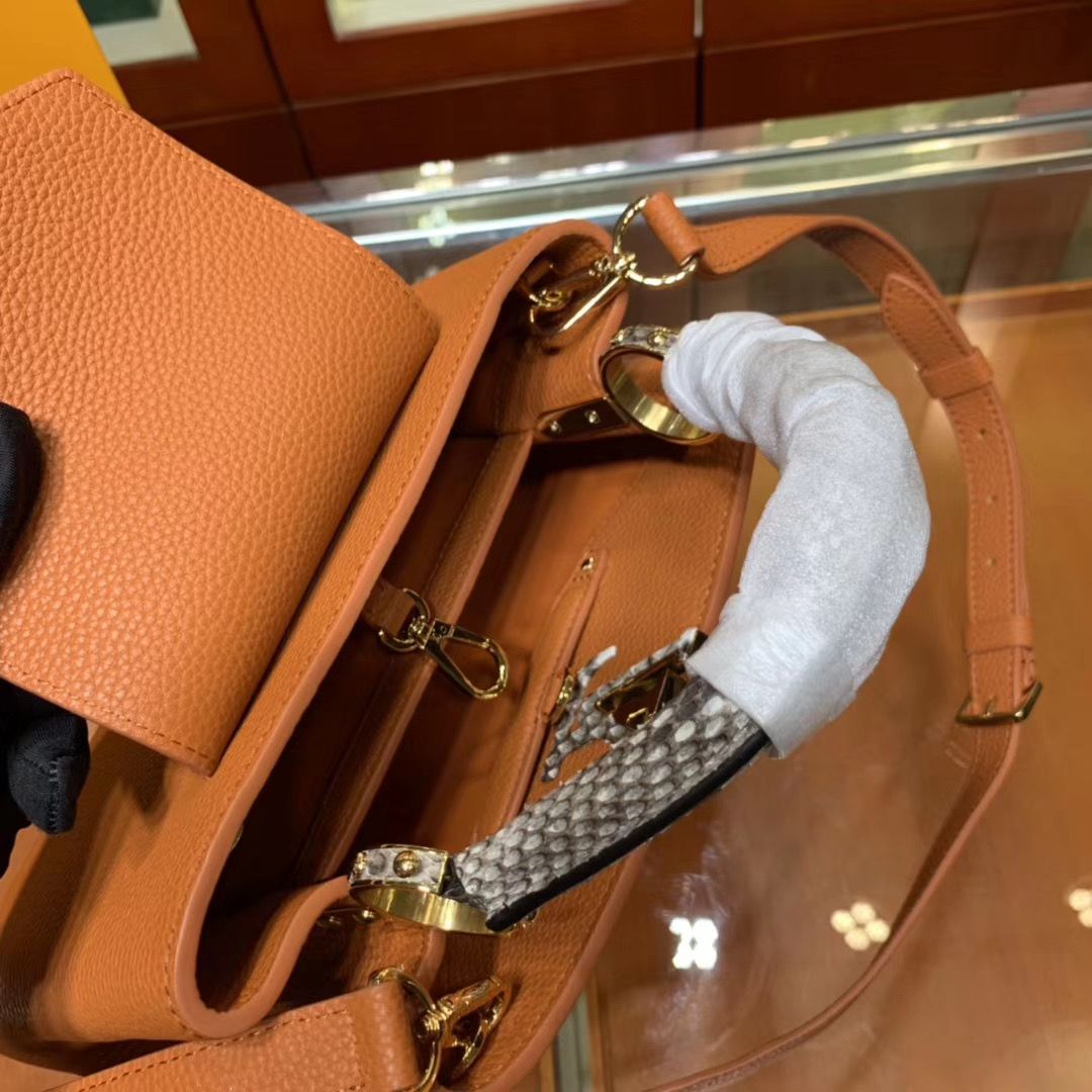 Louis Vuitton Cappucines 27 cm