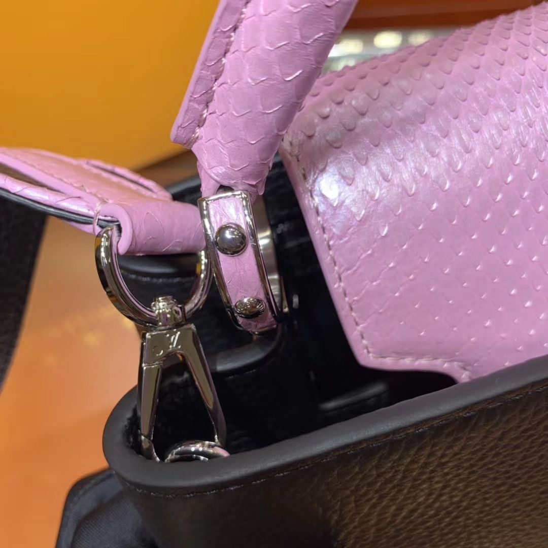 Louis Vuitton Cappucines 27 cm