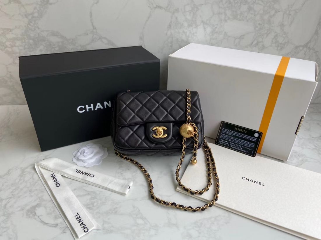 CHANEL Shoulder Flap Bag 18 cm