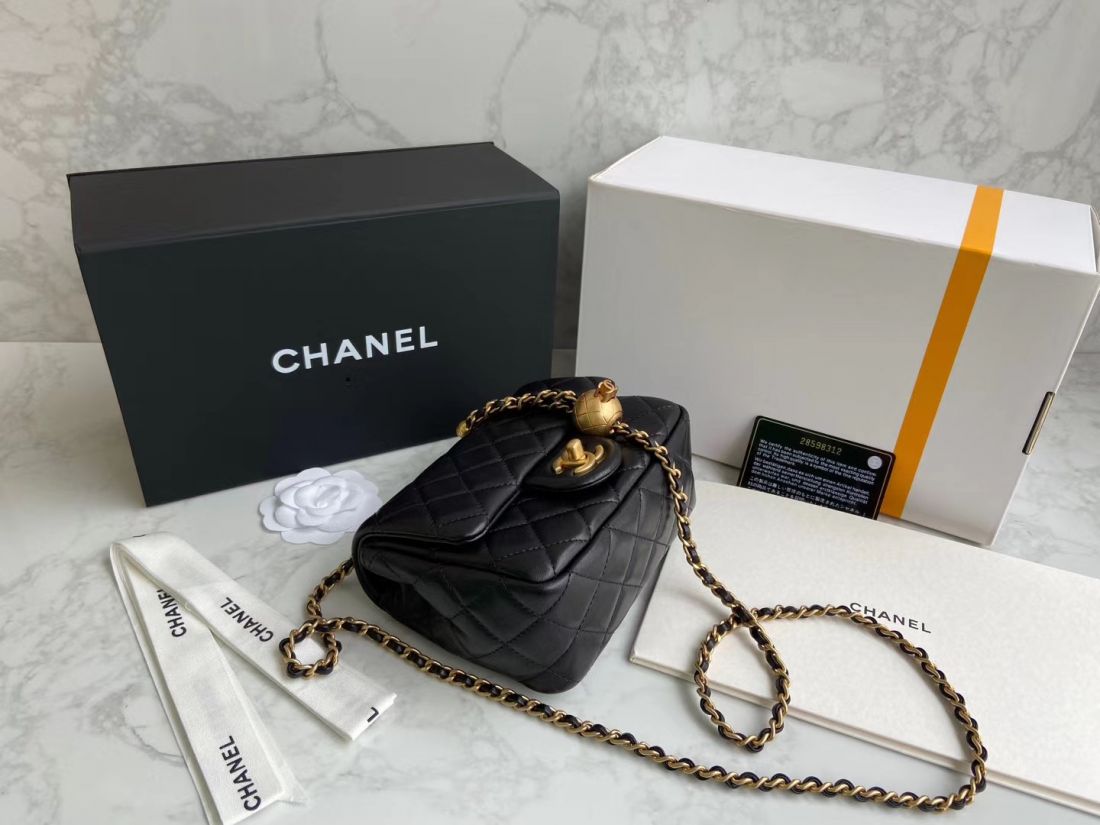 CHANEL Shoulder Flap Bag 18 cm
