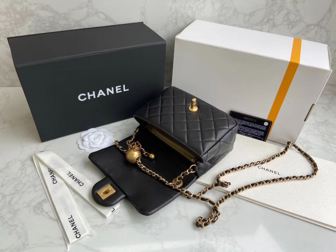 CHANEL Shoulder Flap Bag 18 cm