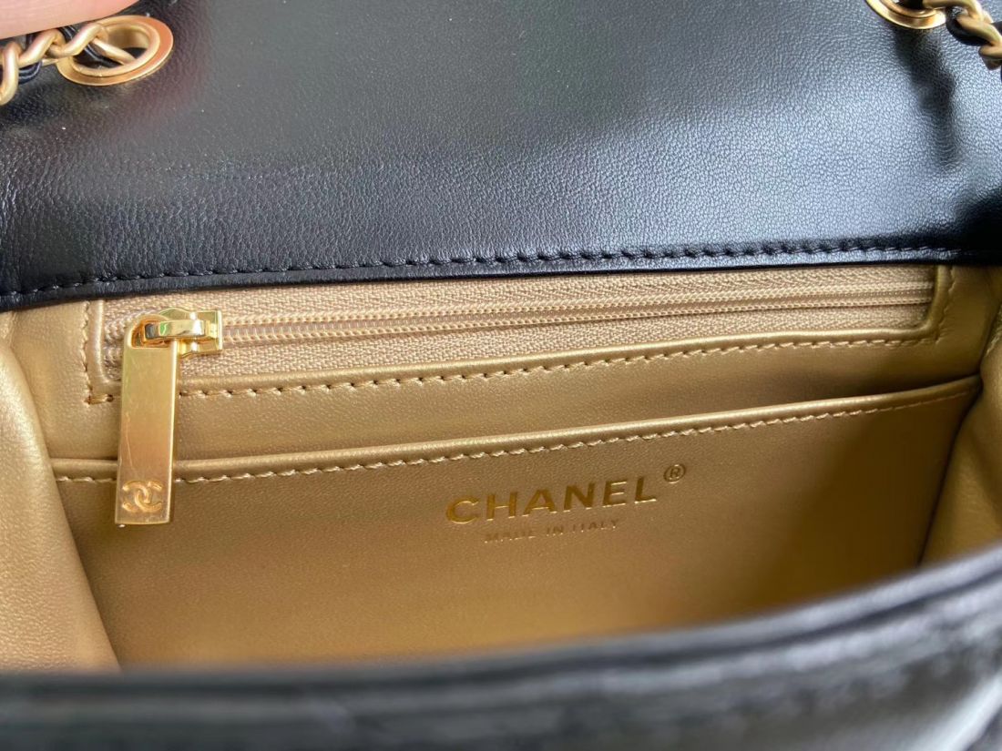 CHANEL Shoulder Flap Bag 18 cm