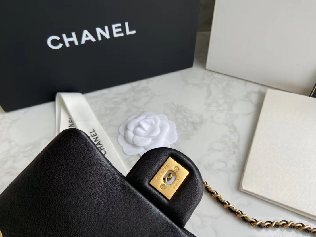 CHANEL Shoulder Flap Bag 18 cm