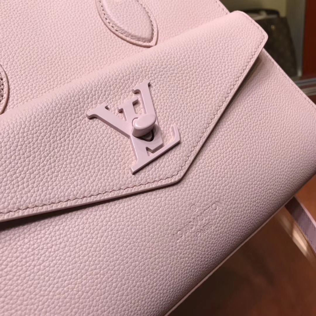 Louis Vuitton Lockme Tote