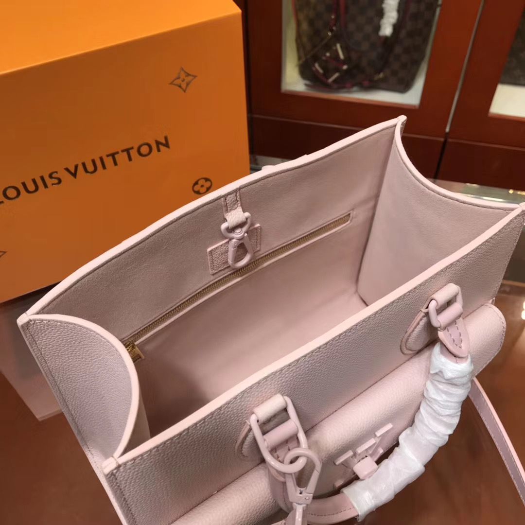 Louis Vuitton Lockme Tote