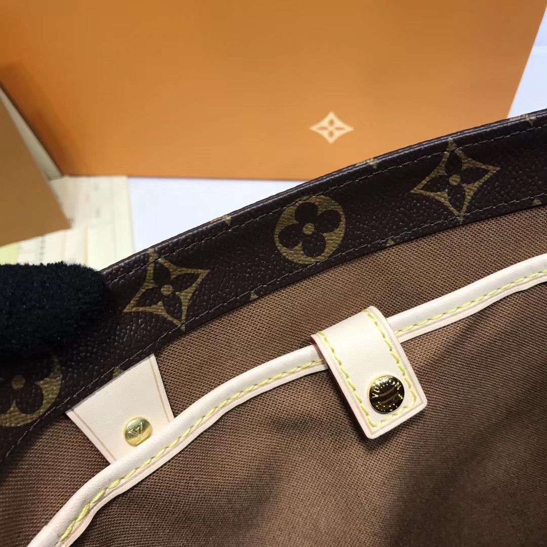 Louis Vuitton Vivian 21 см