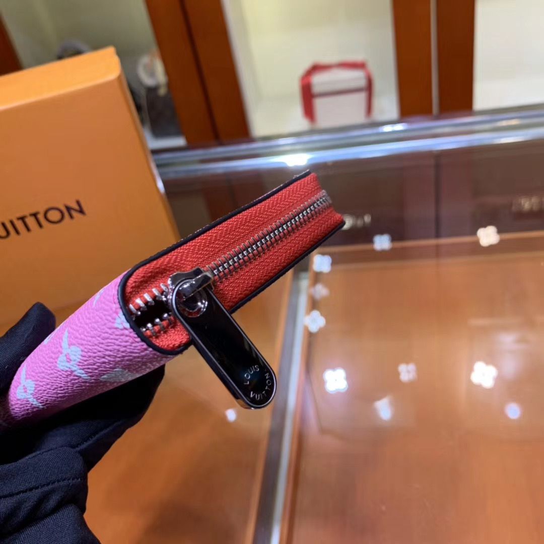 Кошелек Louis Vuitton Zippy