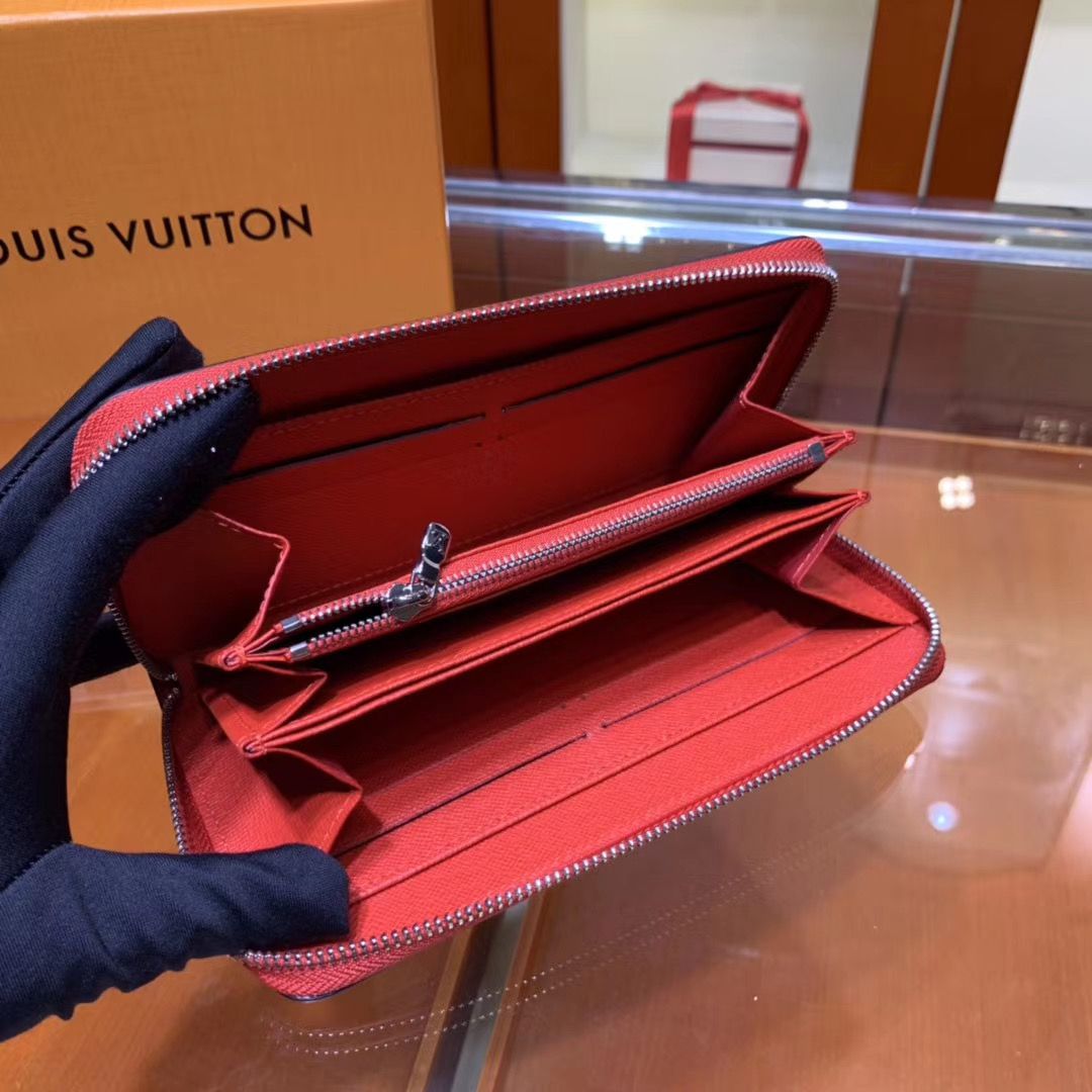 Кошелек Louis Vuitton Zippy