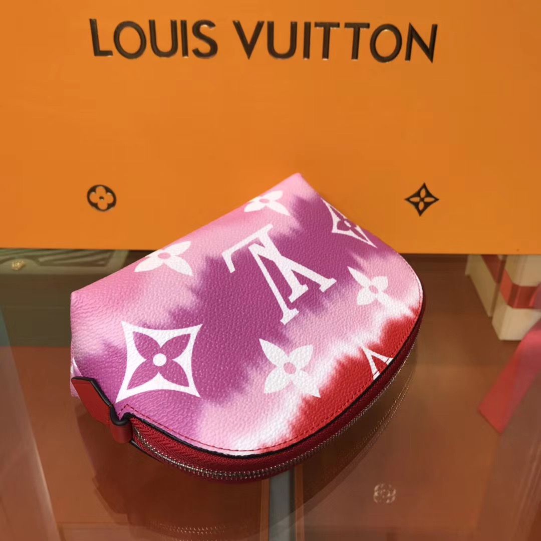 Косметичка Louis Vuitton
