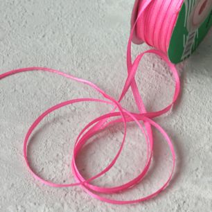 Лента атласная 3 мм, ярко-розовый, 1 м