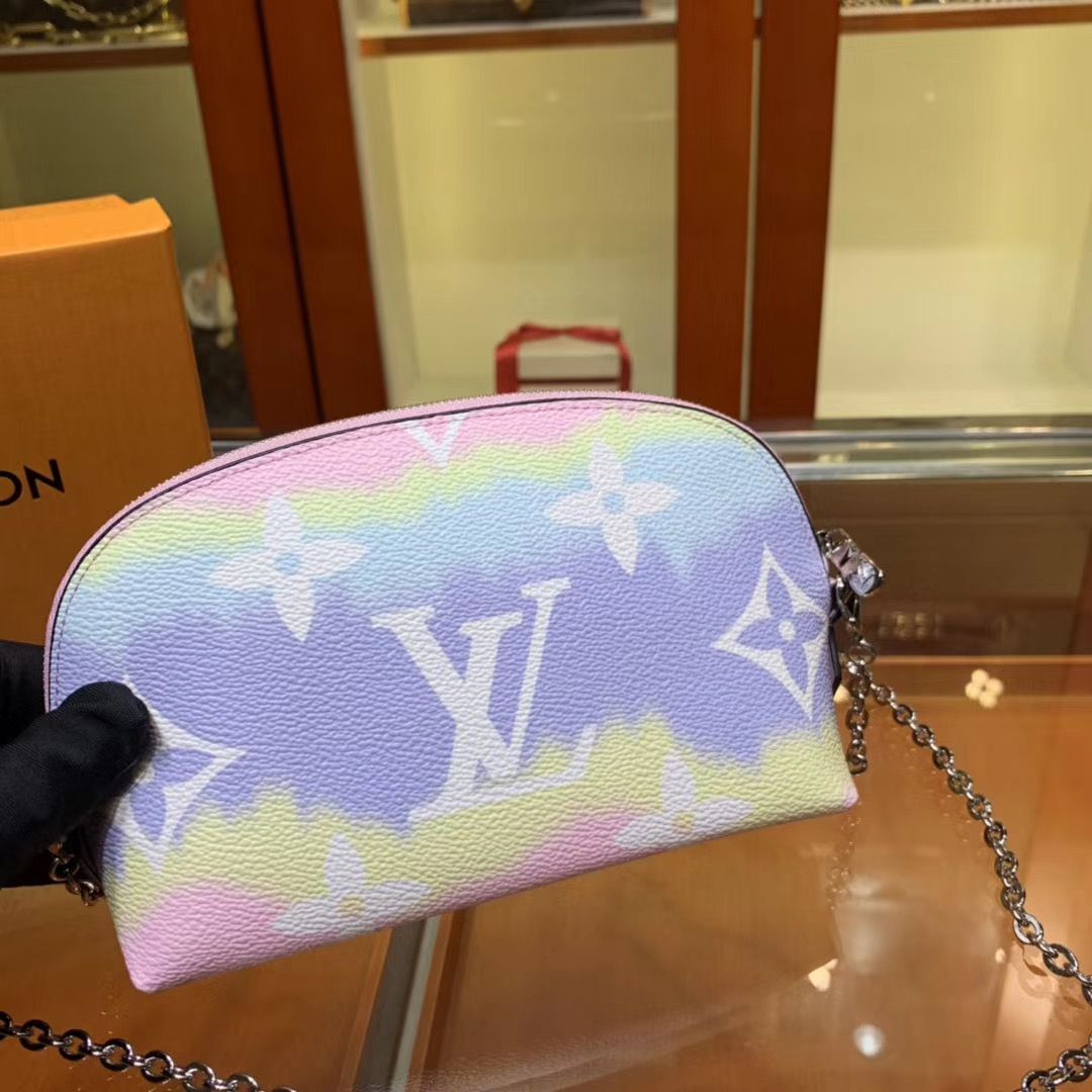 Косметичка Louis Vuitton Escale на цепочке