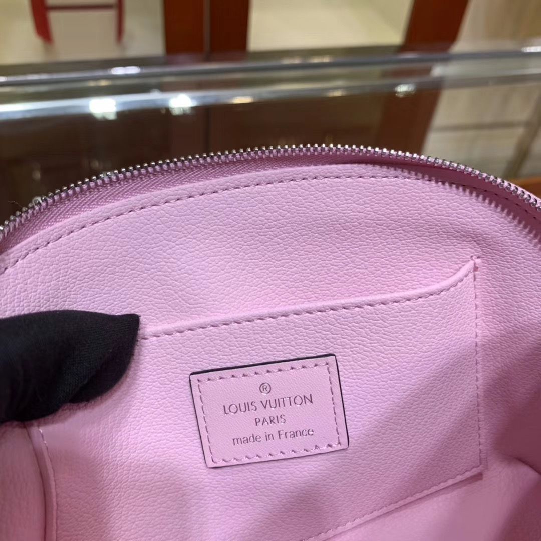 Косметичка Louis Vuitton Escale на цепочке