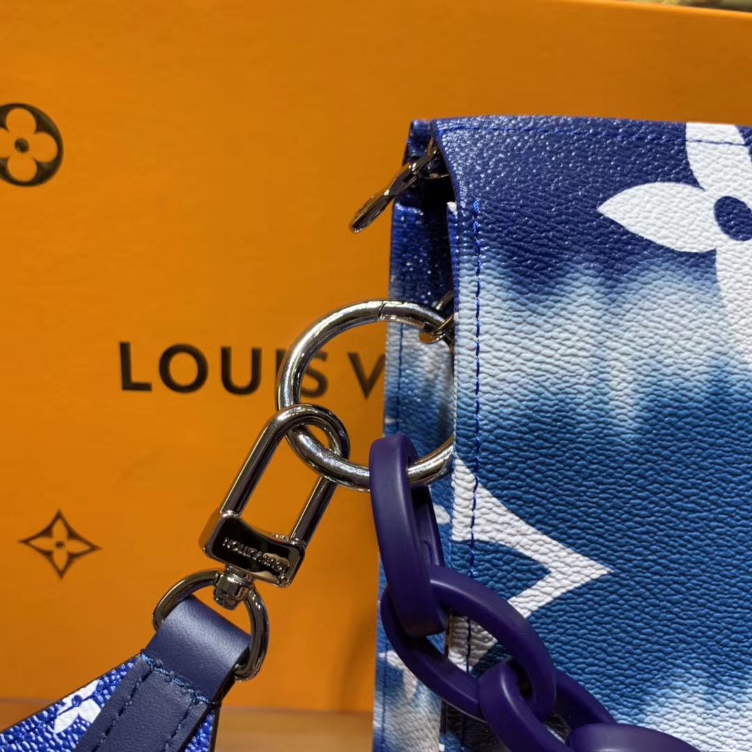 Клатч Louis Vuitton Escale