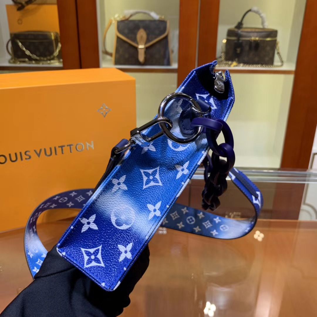 Клатч Louis Vuitton Escale
