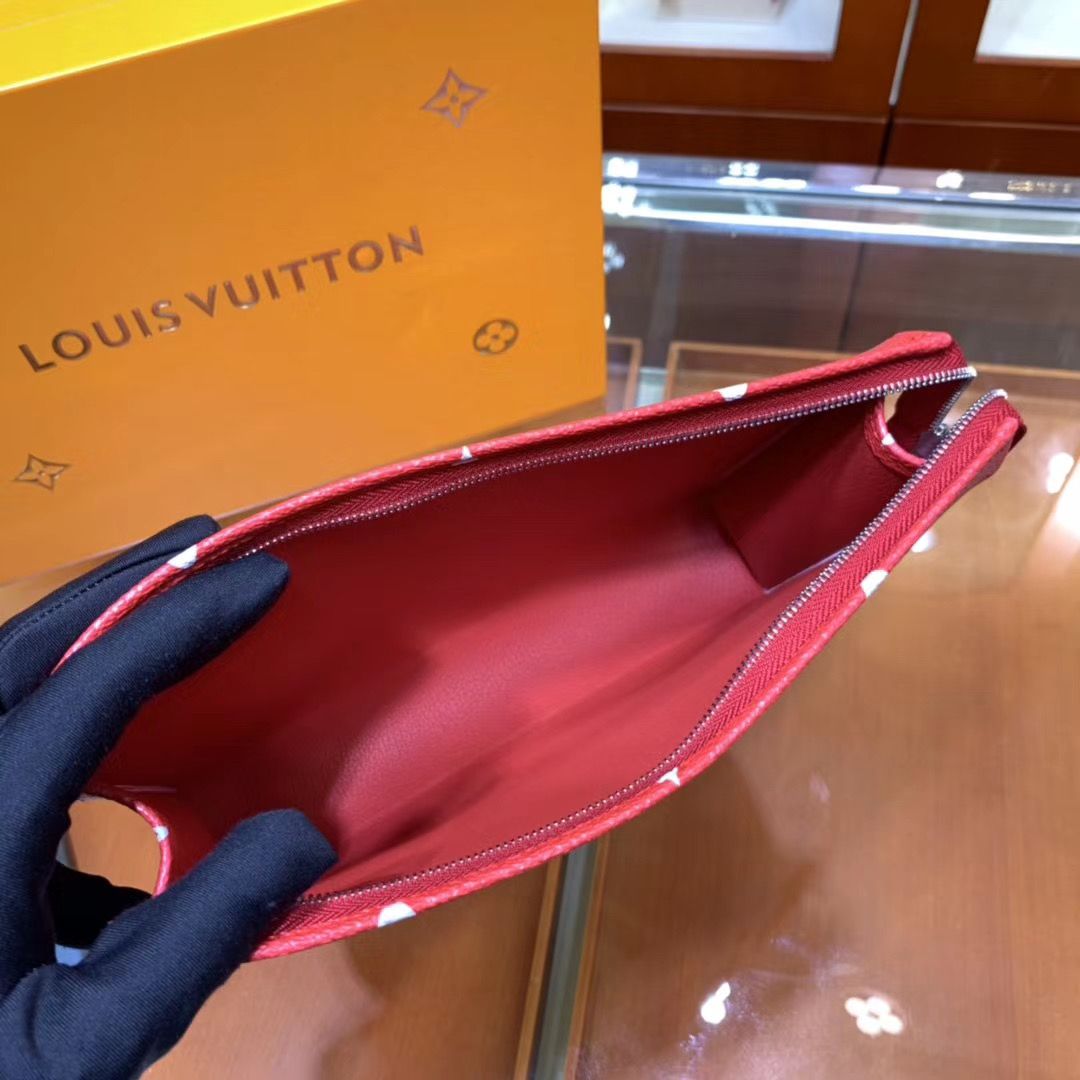 Папка Louis Vuitton Escale 26