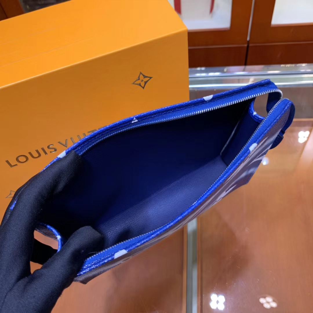 Папка Louis Vuitton Escale