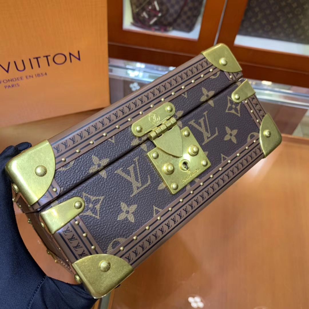 Винтажный сундучок Louis Vuitton  для хранения украшений