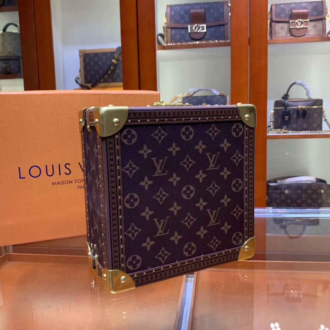 Винтажный сундучок Louis Vuitton  для хранения украшений