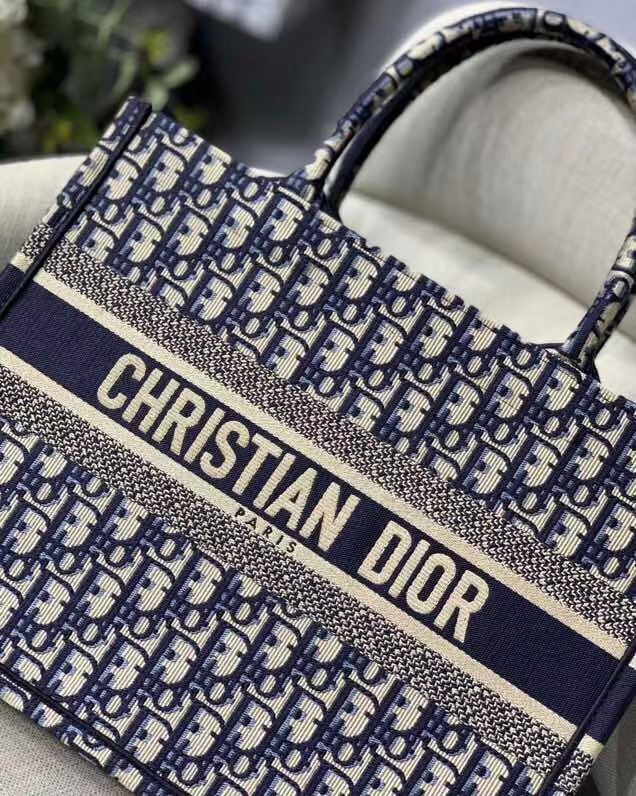 Dior Book Tote 36 cm