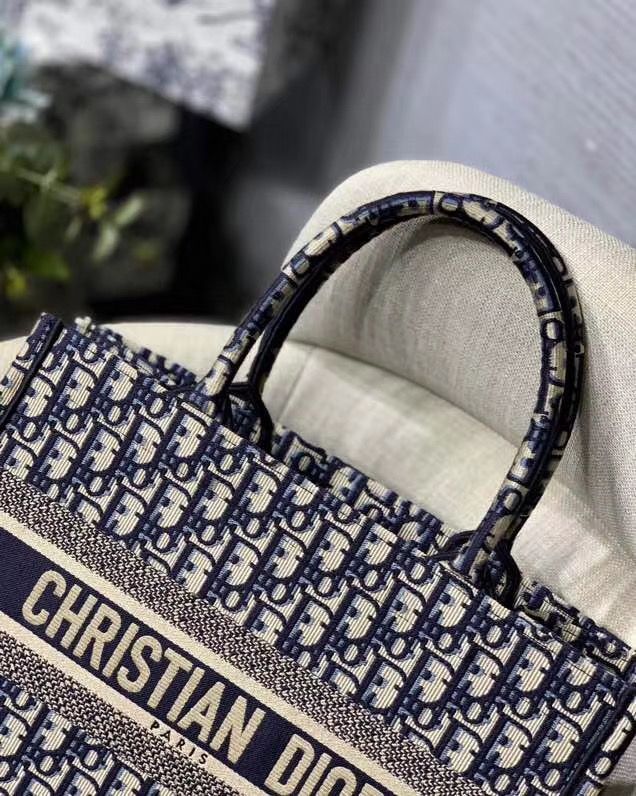 Dior Book Tote 36 cm
