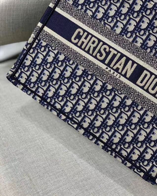 Dior Book Tote 36 cm