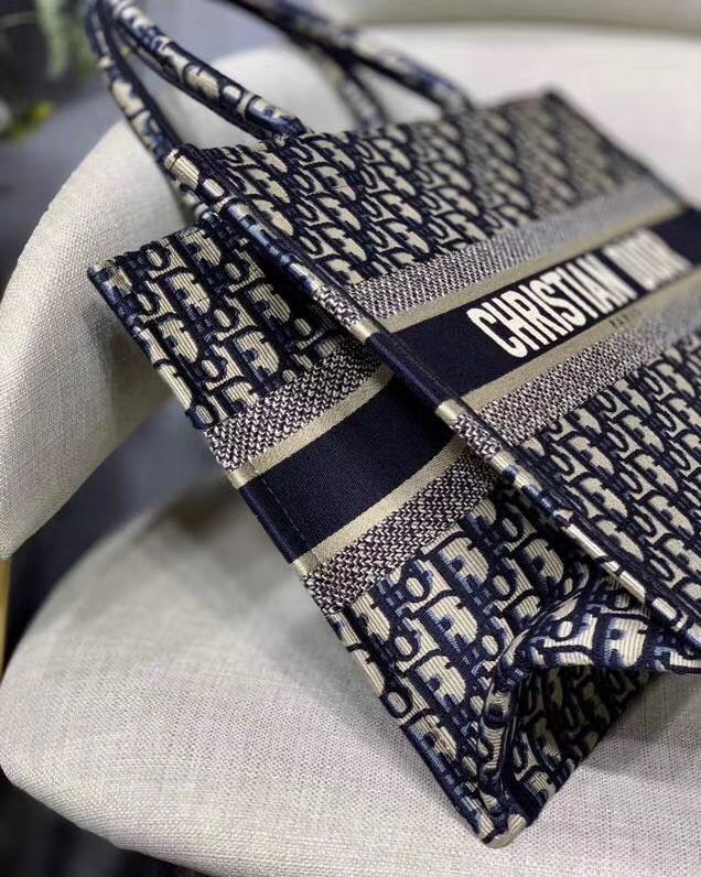 Dior Book Tote 36 cm