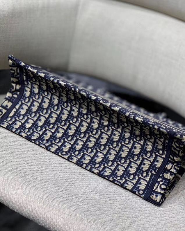 Dior Book Tote 36 cm