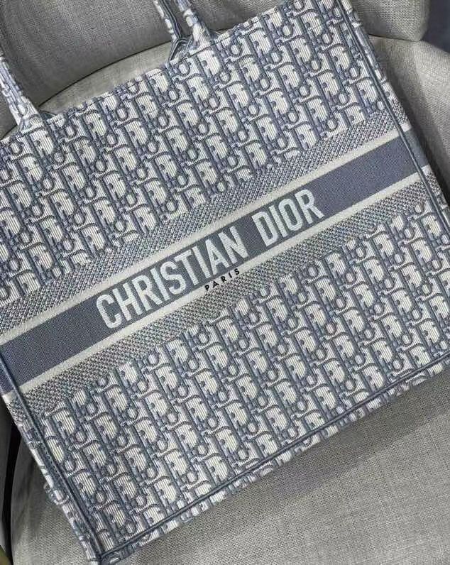 Dior Book Tote 41 cm