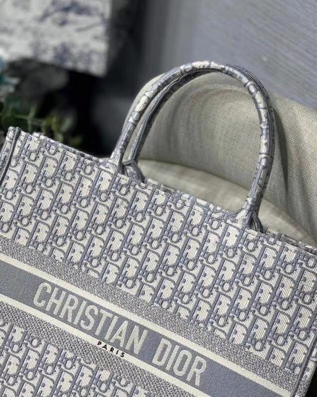Dior Book Tote 41 cm