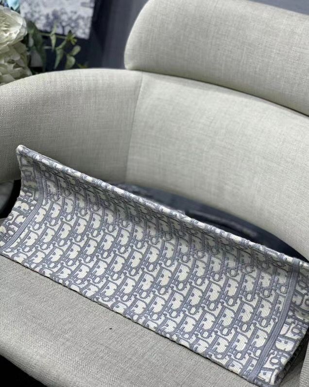 Dior Book Tote 41 cm