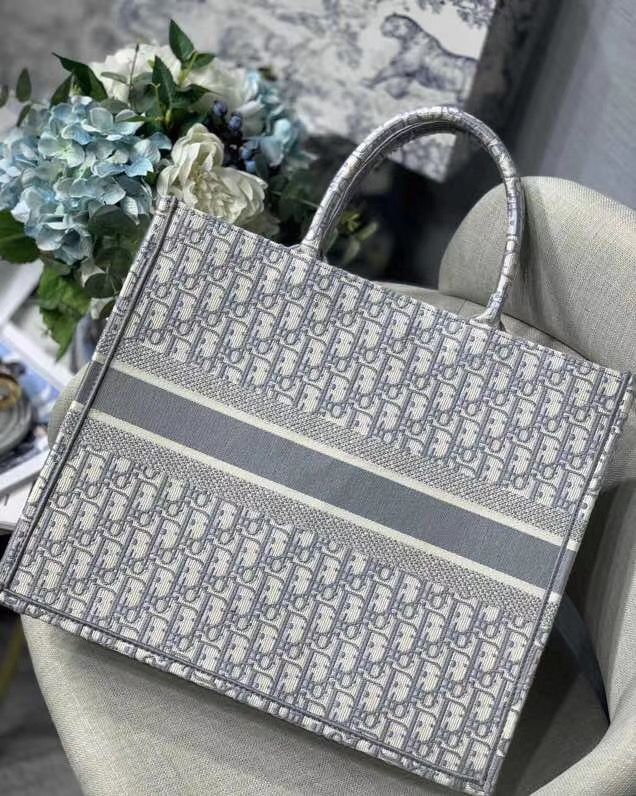 Dior Book Tote 41 cm