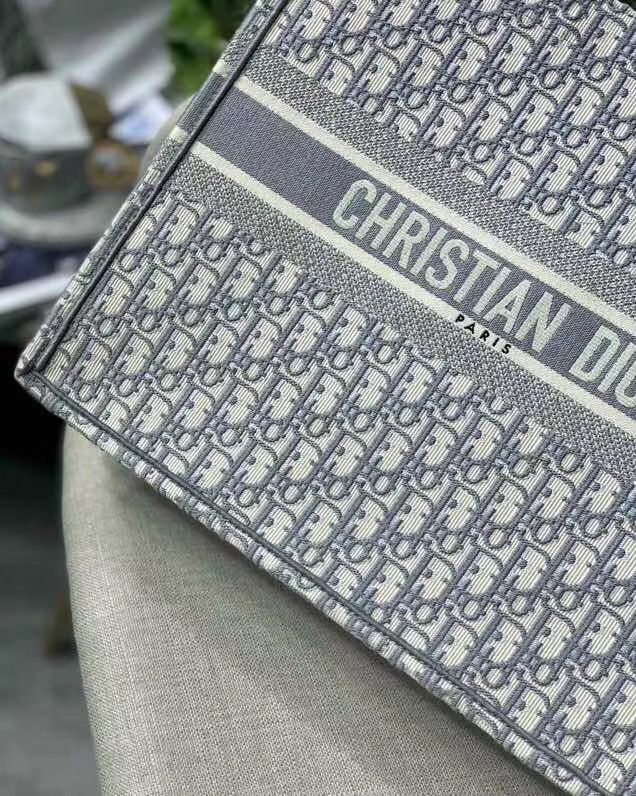Dior Book Tote 41 cm