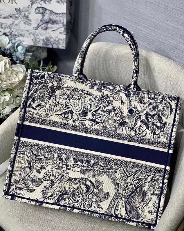 Dior Book Tote 41 cm